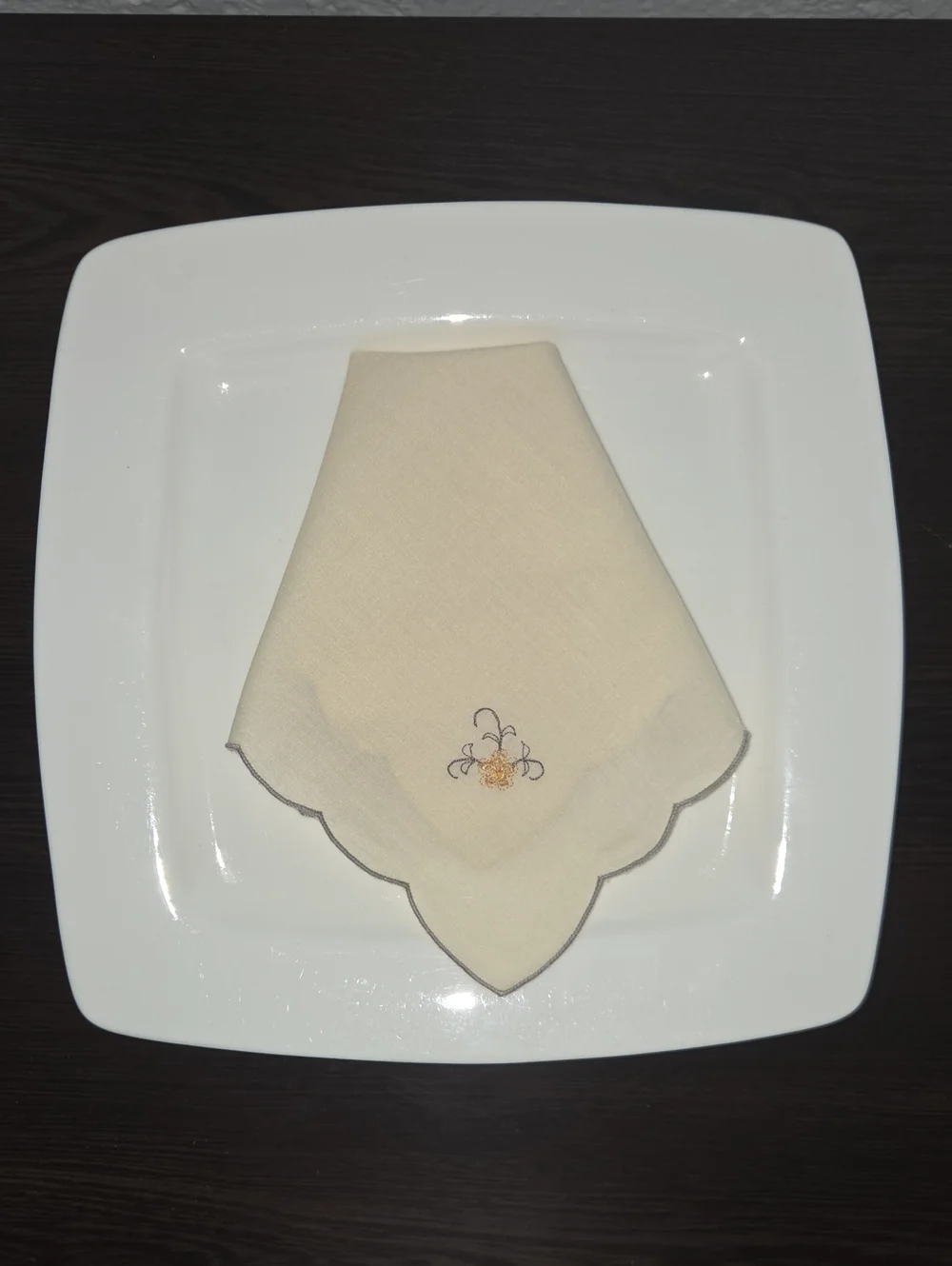 Classic Cream Embroidered Linen Napkin - Elegant Scalloped Edge